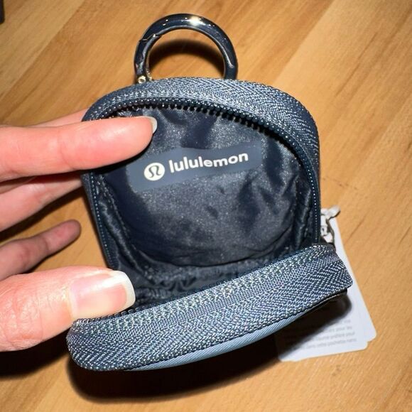 NWT Lululemon Clippable Nano Pouch - Oil Blue Grey - Picture 5 of 6